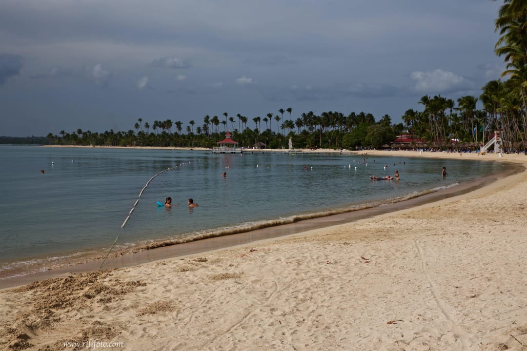 Strand direkt am Hotel Bahia Principe Luxury Bouganville