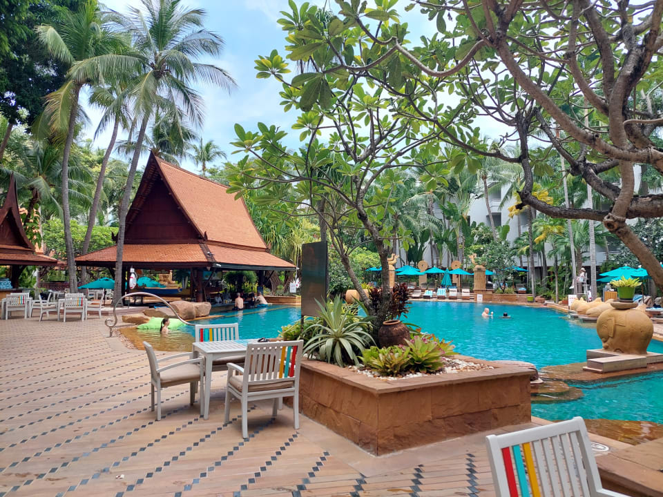 Pool Avani Pattaya Resort