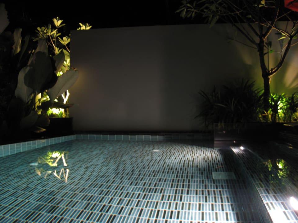 Pool bei Nacht Pool Villa Ramada Resort by Wyndham Khao Lak