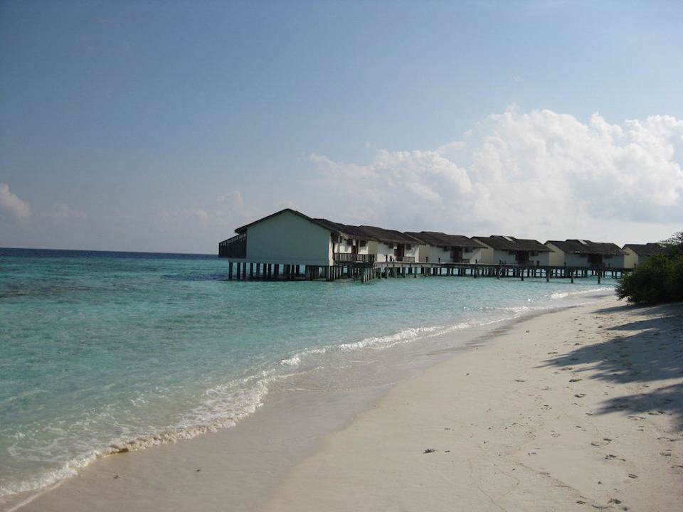 Ausblick rechts von Bungi 158 NH Collection Maldives Reethi Resort