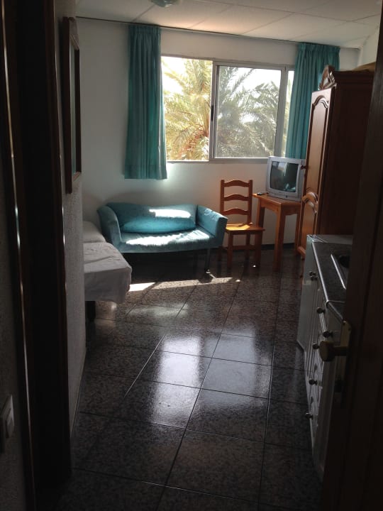 Gesamtes Zimmer Corona Roja