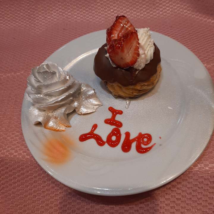 Gastro Saturn Palace Resort Hotel