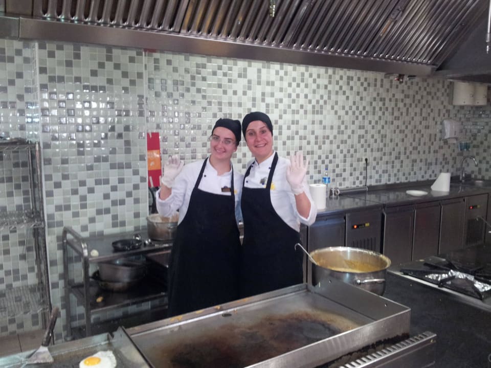 Nasli und Kollegin..ganz lieb Diamond Excellence Resort & Spa