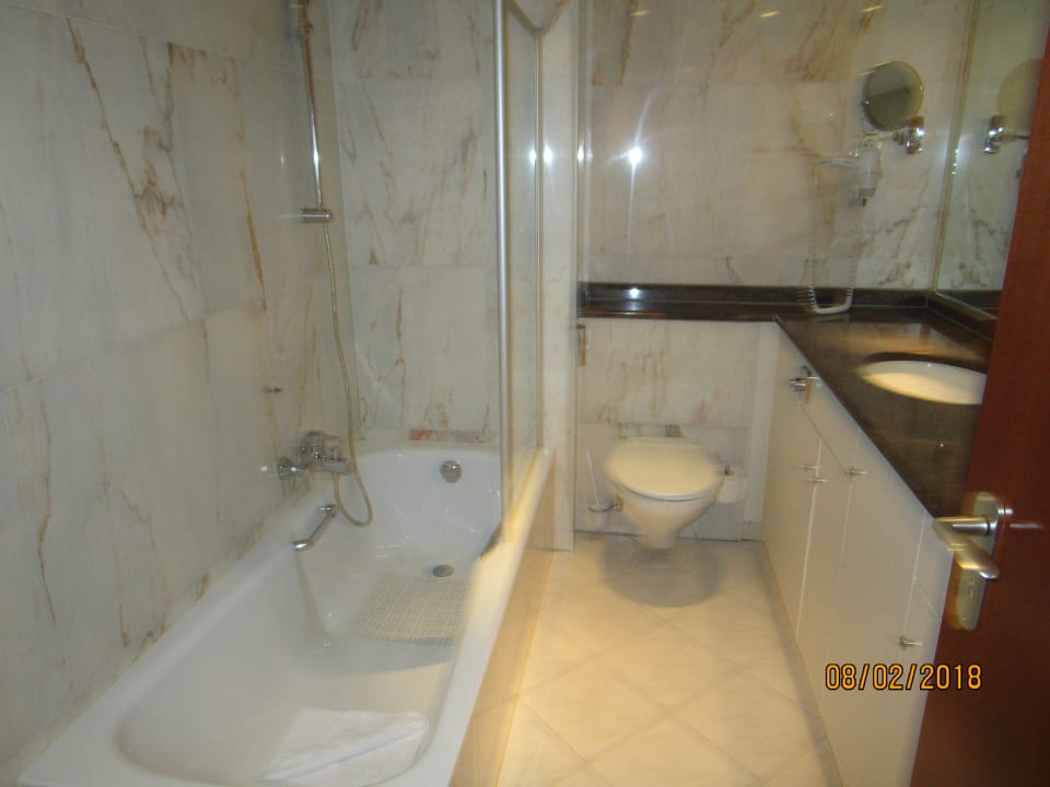 2. Bad mit Wanne SEETELHOTEL Ostseeresidenz Bansin