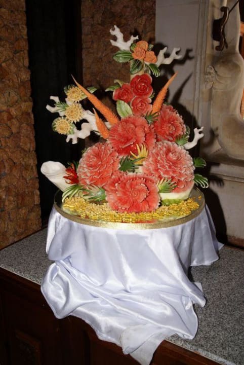 Obst/Gemüse Skulptur Puri Santrian