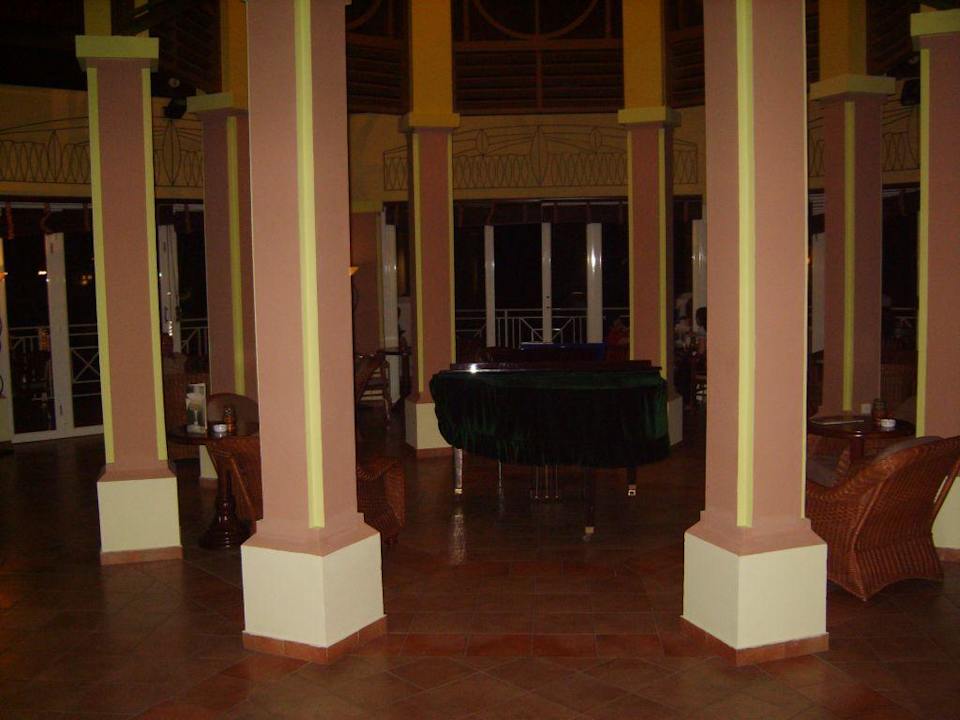 Pianobar Privilege Cayo Libertad - Adults only