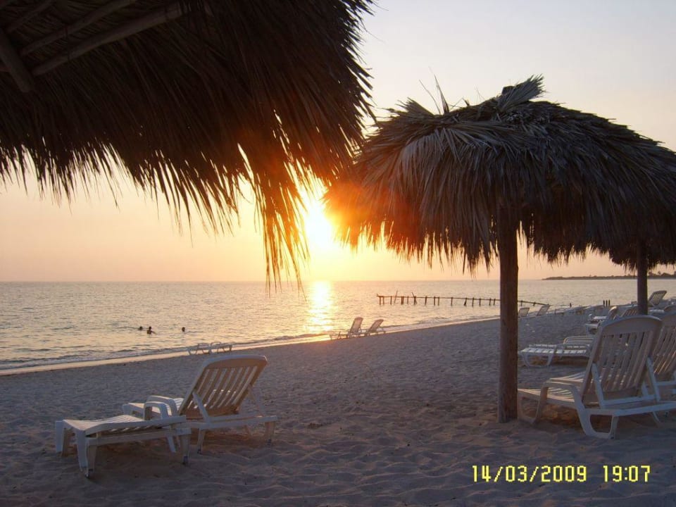 Sonnenuntergang vom Hotel aus gesehen Club Amigo Hotel Ancon