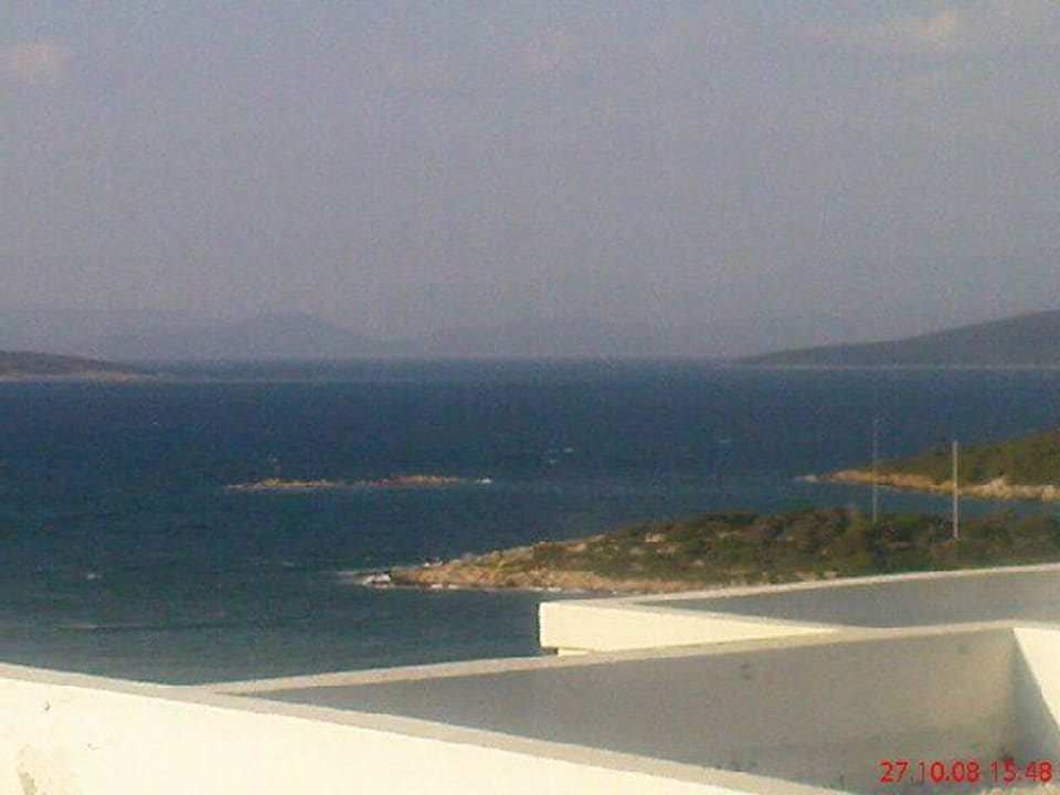 Blick nach Rechts vom Balkon aufs Meer Blue Dreams Resort & Spa
