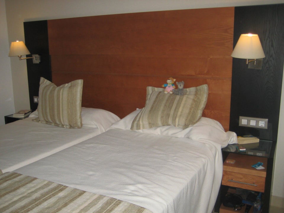 Zimmer HL Miraflor Suites Hotel