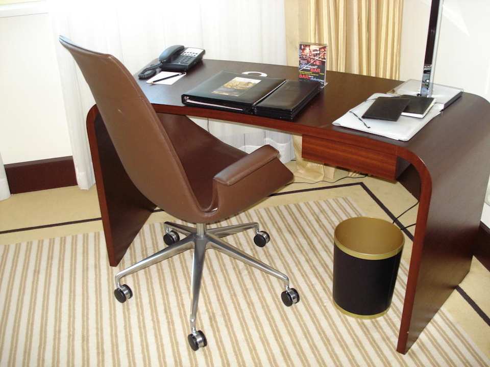 Arbeitsbereich in der Suite Hotel Bristol Berlin