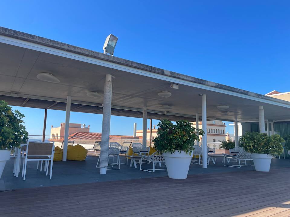 Gastro Le Meridien Ra Beach Hotel & Spa