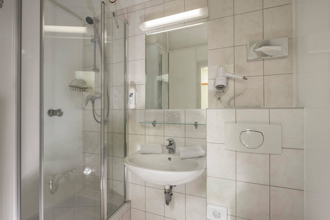 Badezimmer AHORN Berghotel Friedrichroda