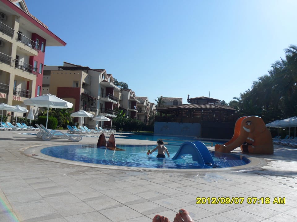 Kinderpool und 1.60 m Pool Crystal Aura