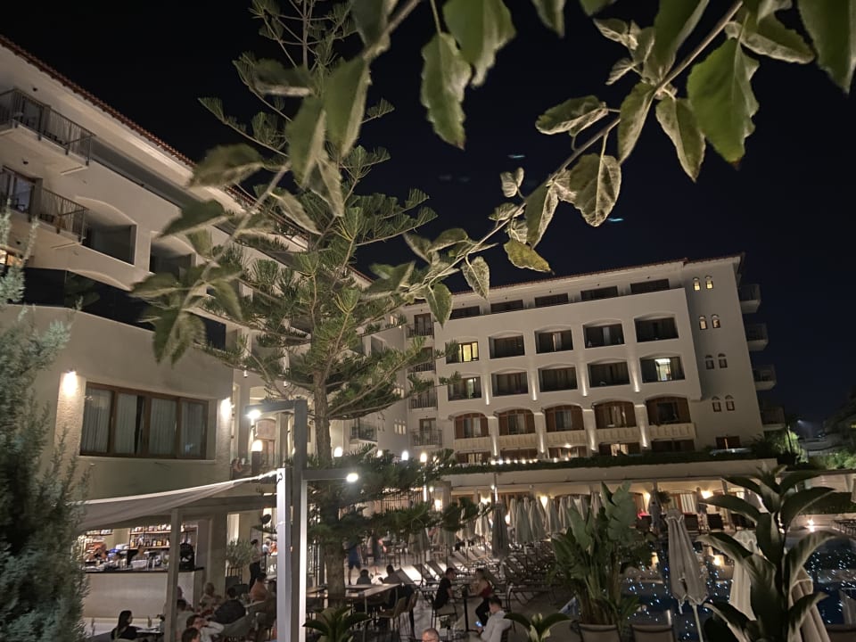 Außenansicht Hotel Theartemis Palace