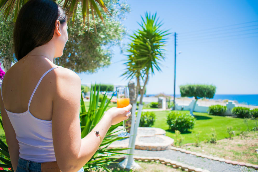 Gartenanlage Paradisos Studios  Apartments