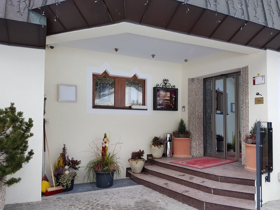 Außenansicht Hotel Olympia