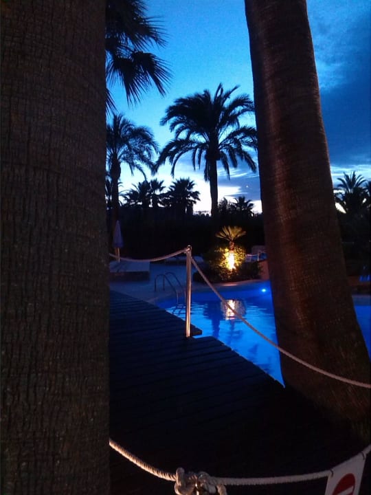 Sonnenuntergang am Pool VIVA Eden Lago