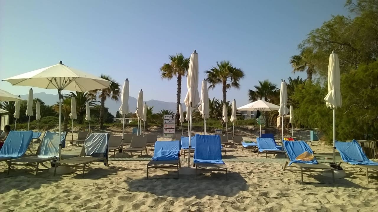 Liegenbereich des Hotels Caravia Beach Hotel