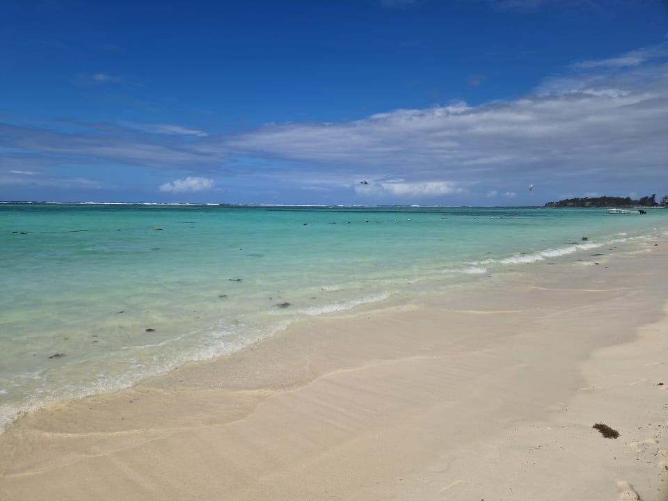 Strand Crystals Beach Resort Belle Mare, a member of Radisson Individuals