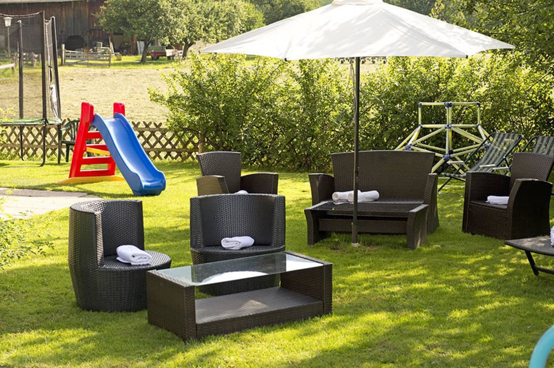 Gartenlounge Ferienhotel Alpenhof Aurach