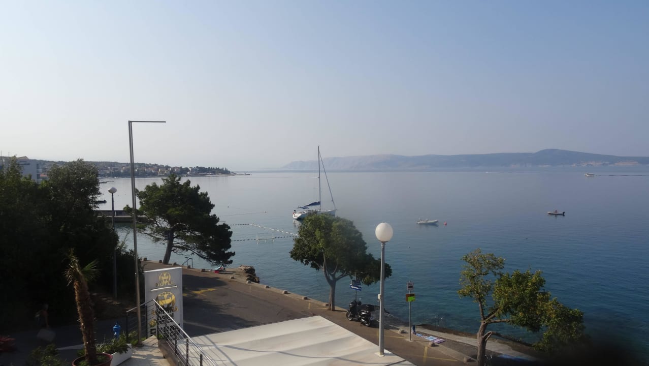 Blick vom Balkon in Richtung Selce Hotel Marina