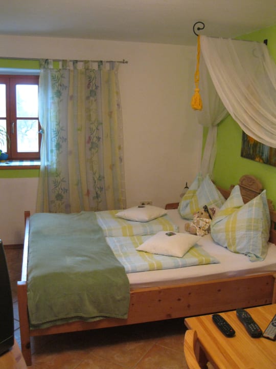 Zimmer "Saustall" FerienWohnungen Landhaus FühlDichWohl