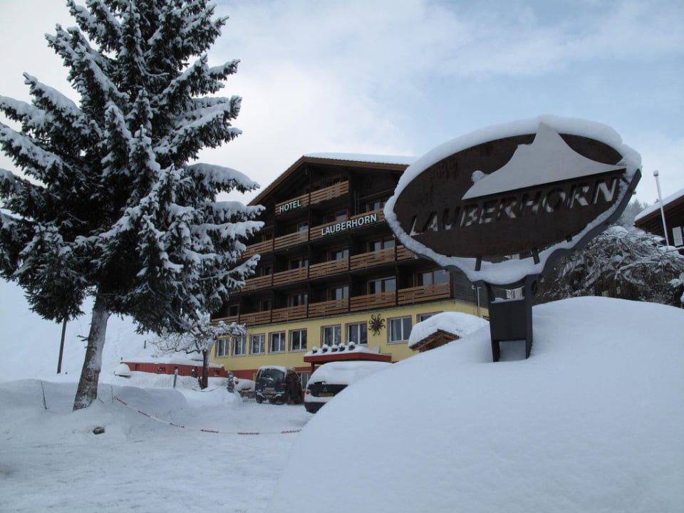 Im Schnee Hotel Lauberhorn