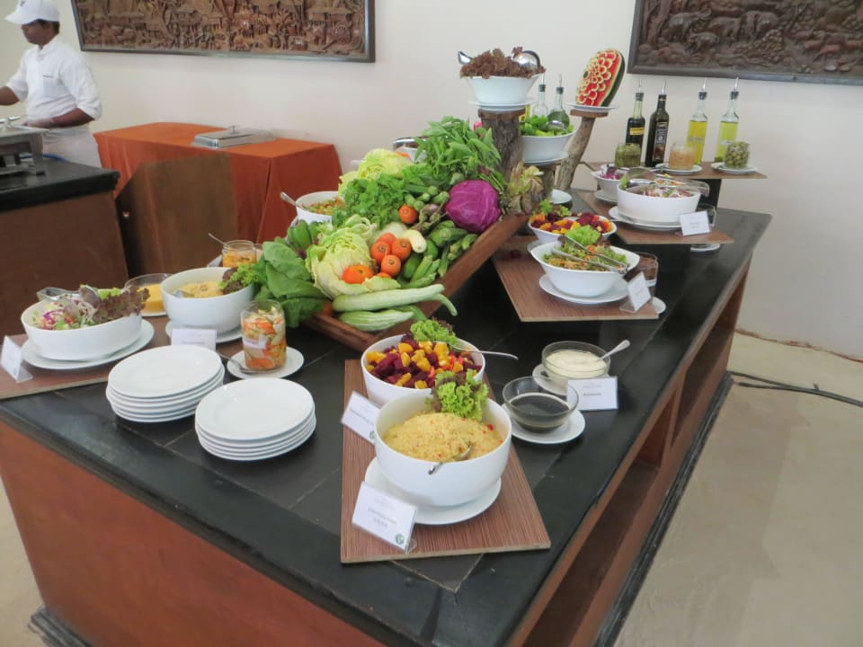 Mittag-Essen im Main Restaurant Adaaran Select Hudhuran Fushi - Premium All Inclusive