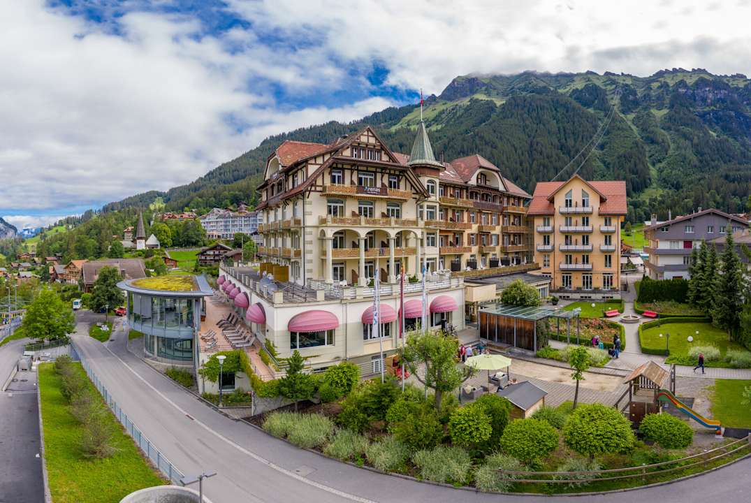 Außenansicht Victoria Lauberhorn Wengen, a Faern Collection Hotel