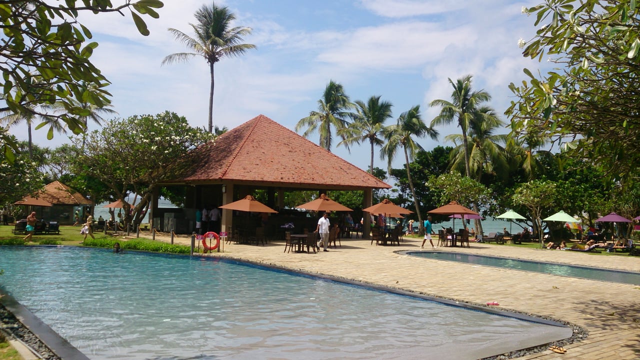 Pool Hikka Tranz by Cinnamon