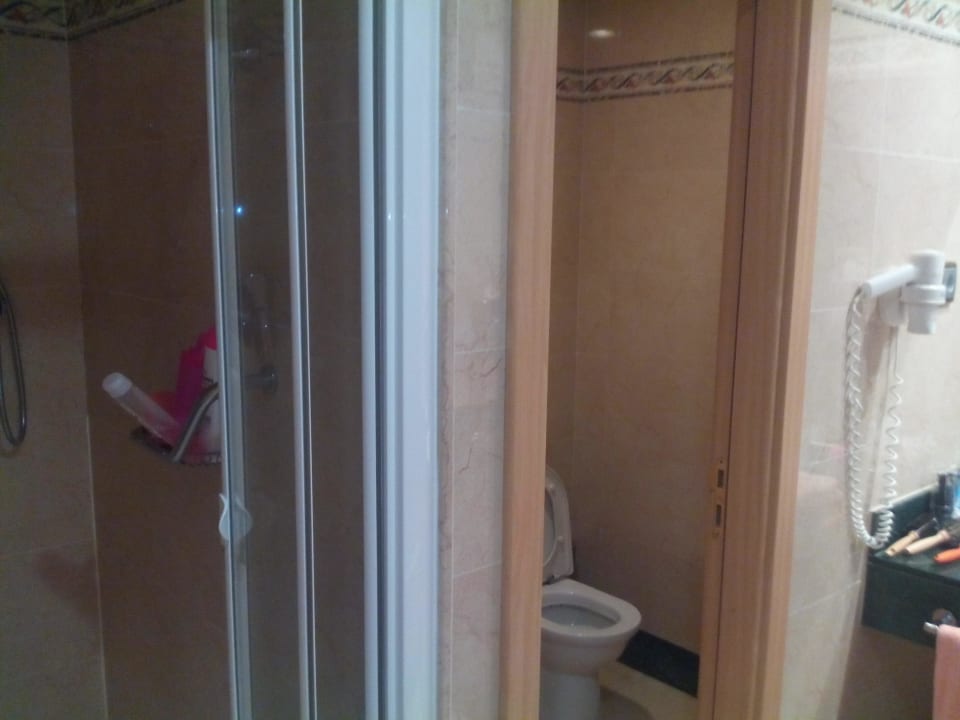 Baño y ducha Playacartaya Hotel