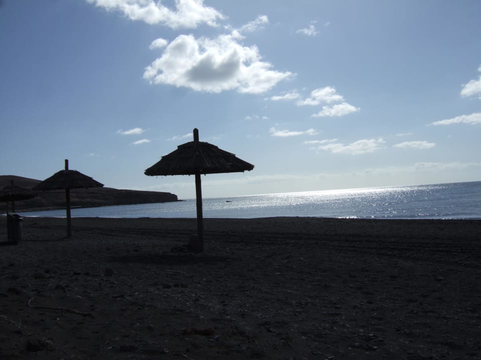 Hotel-Strand (leider ohne Liegen) R2 Bahía Playa Design Hotel & Spa - Adults Only