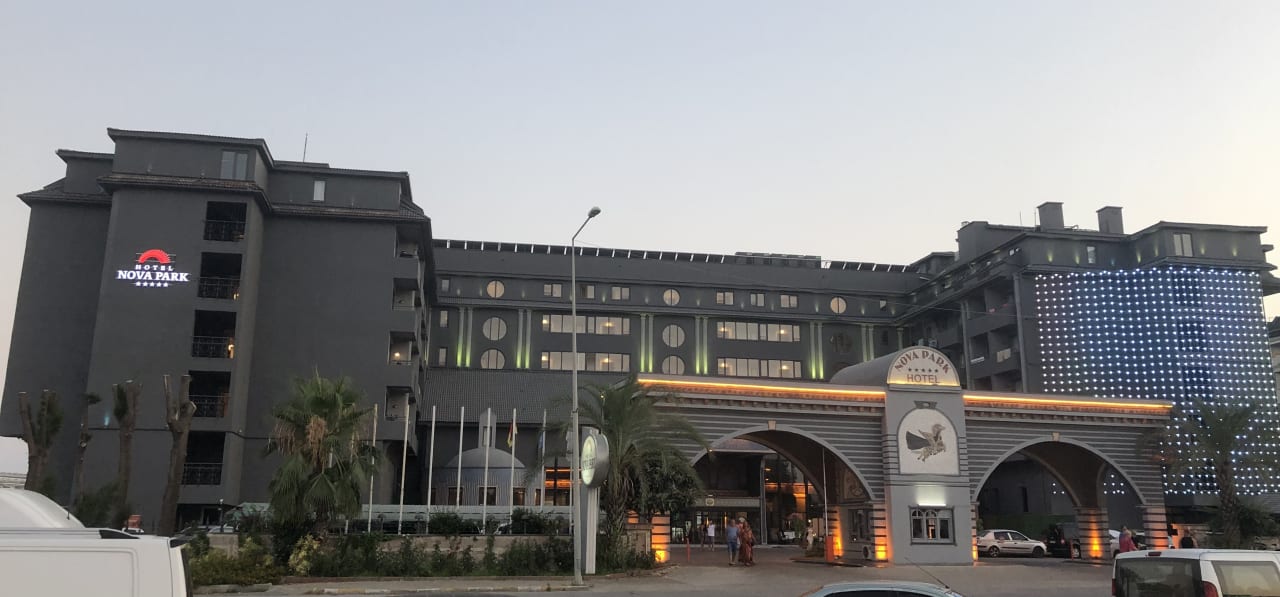 Außenansicht Hotel Nova Park