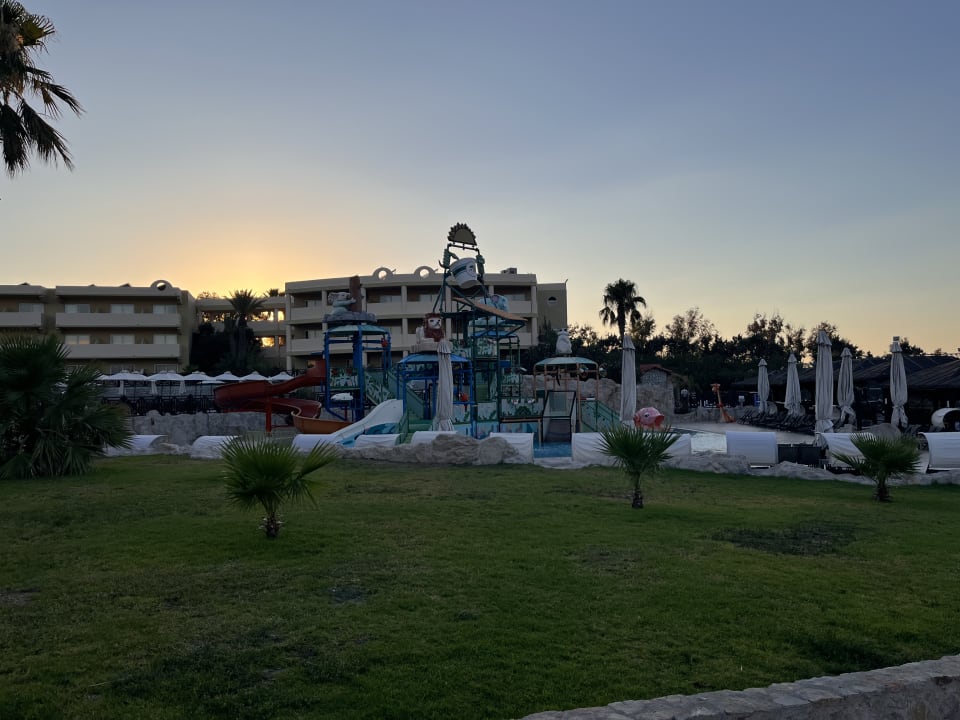 Außenansicht Hotel Kalithea Horizon Royal