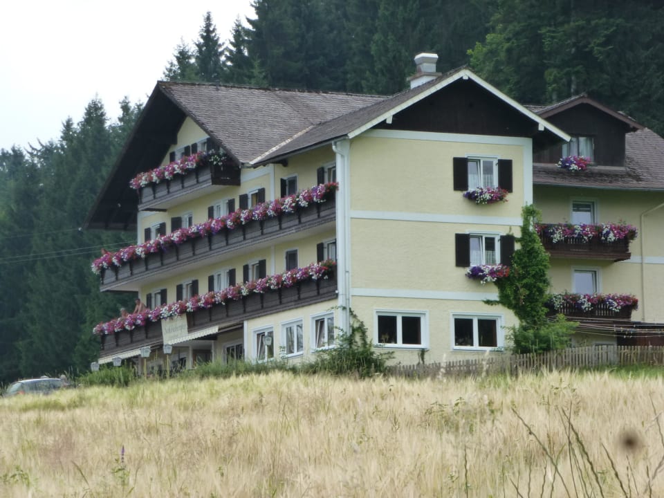 Hotelansicht von der Auffahrt Panoramahotel Gasthof Schönberger