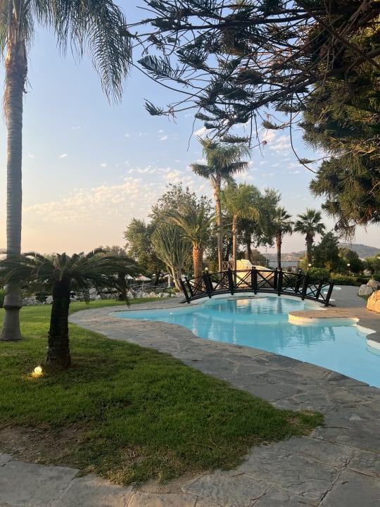 Außenansicht Hotel Calypso Beach