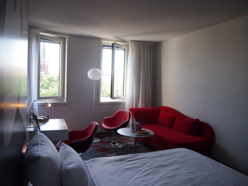 Целых два окна Park Plaza Berlin