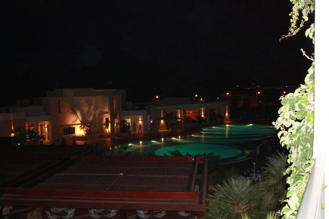 Pool bei Nacht Grand Hotel Holiday Resort