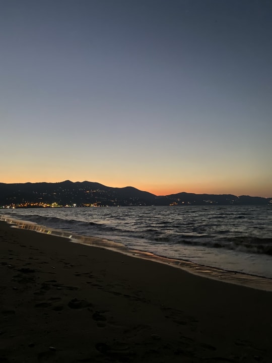 Strand Dessole Dolphin Bay Resort