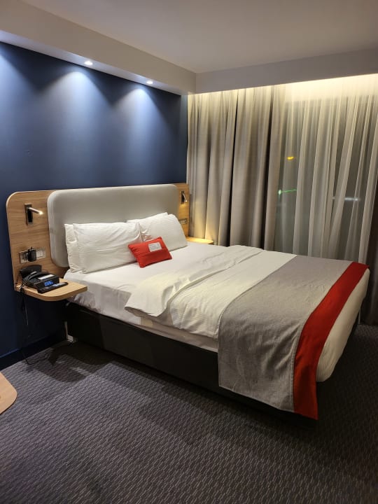 Zimmer Holiday Inn Express Zürich - Airport