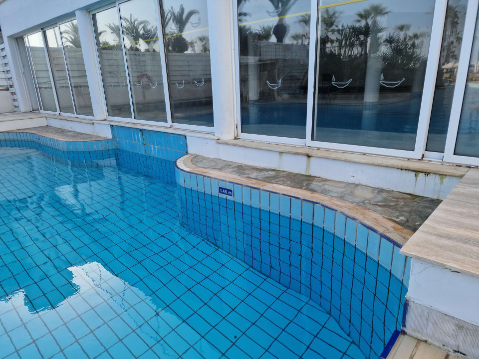 Pool The Golden Bay Beach Hotel