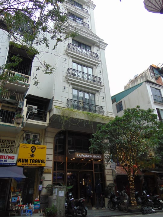 Außenansicht La Passion Hanoi Hotel & Spa