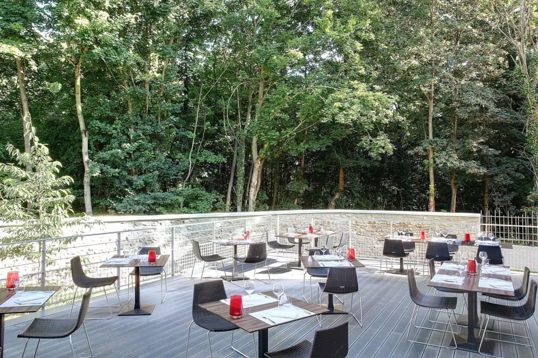 Terrasse restaurant Best Western Plus Paris Meudon Ermitage
