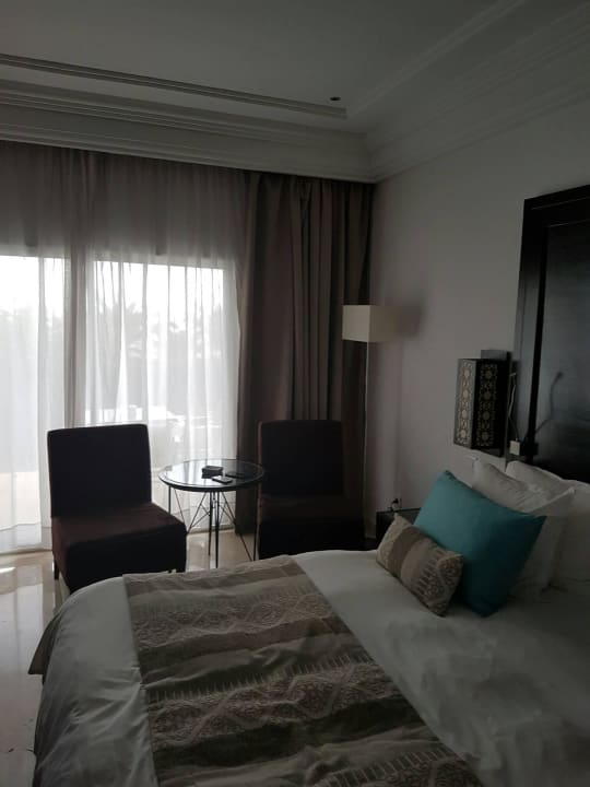 Blick auf Sitzbereich Mövenpick Hotel Gammarth Tunis