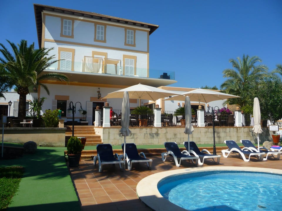 Hotel und Pool am Tag Prinsotel Mal Pas (Adults only)
