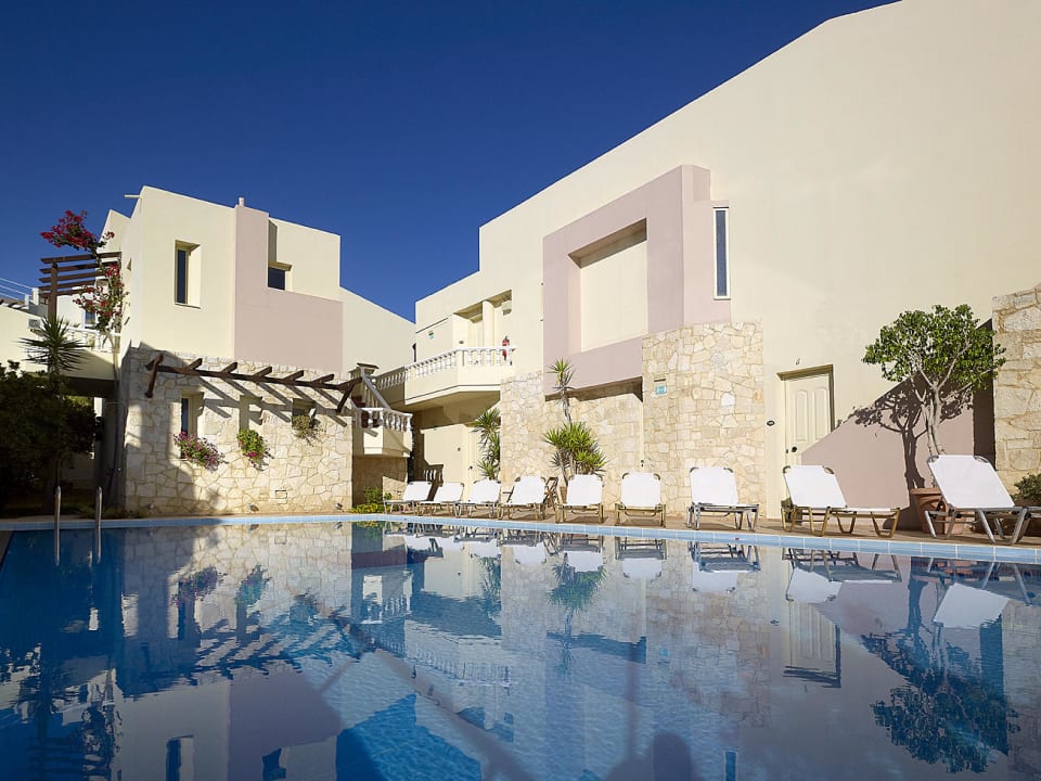 Pool view Hotel Elotis Suites