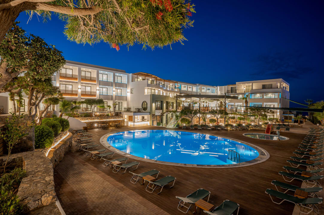 Pool Arminda Hotel and SPA
