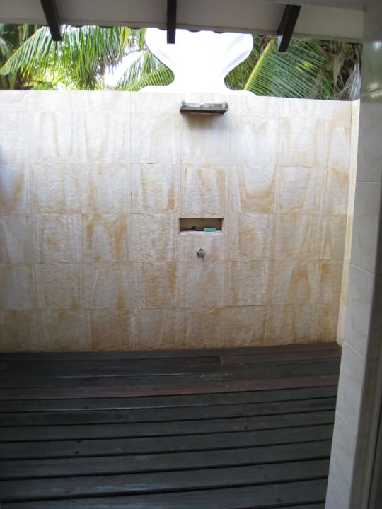 Aussendusche Adaaran Select Meedhupparu Island Resort - Premium All Inclusive