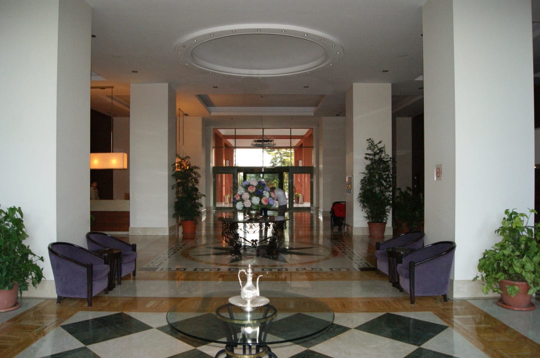 Lobby Arum Barut Collection