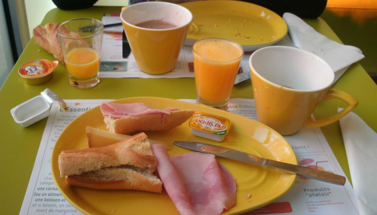 Tellerschnappschuß ibis Styles Hotel Paris Gare de l'Est Château Landon